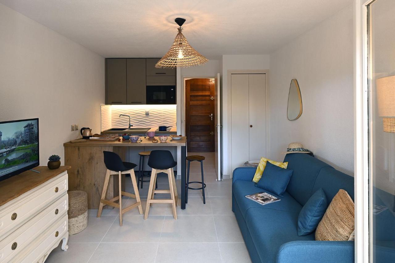 Charmant Studio 2A4 Pers Avec Jardin Et Place De Parking Situe A 5 Min A Pied De La Mer Bandol Exterior photo